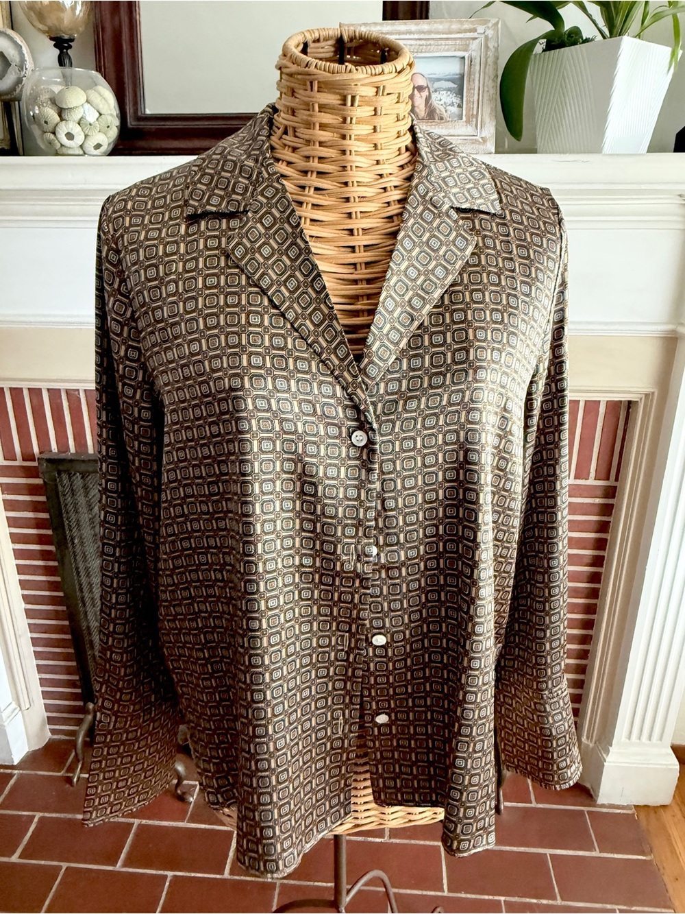 Banana Republic abstract chic silk button blouse M